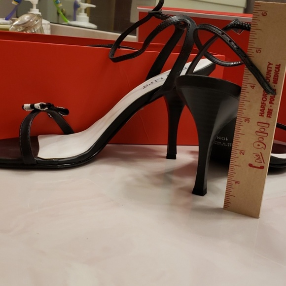 Two Lips shoes - Picture 4 of 5